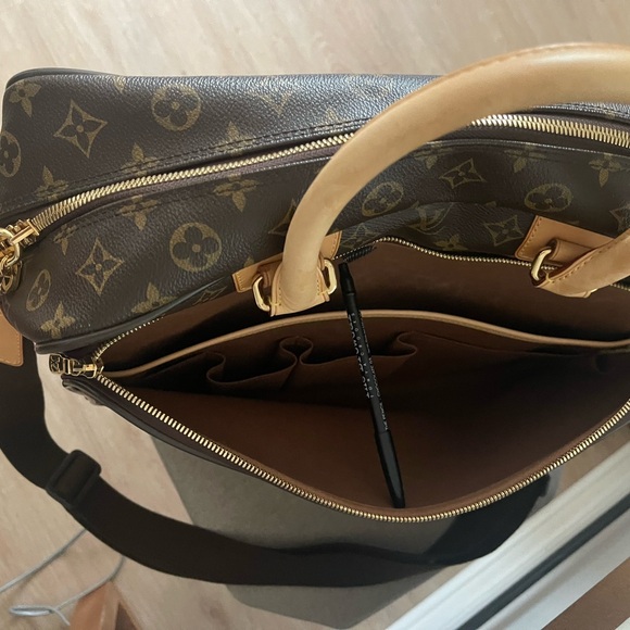 Authentic Louis Vuitton                          made in France. - Picture 7 of 10